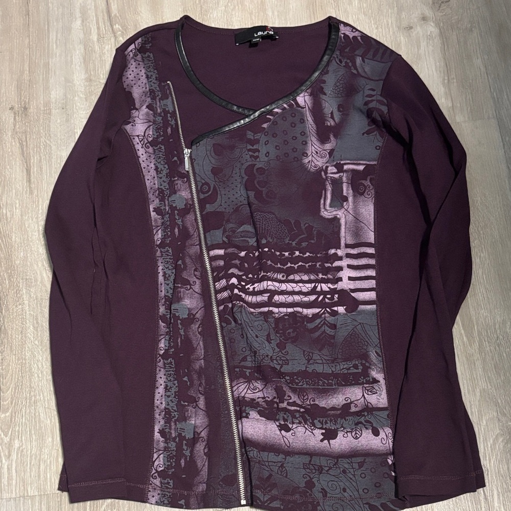Laura‎ Deep Purple Graphic Zipper Blouse